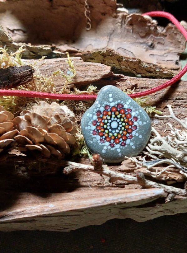 Anhänger Mandala mit Punkten Anhänger Mandala mit Punkten Anhänger Mandala mit Punkten